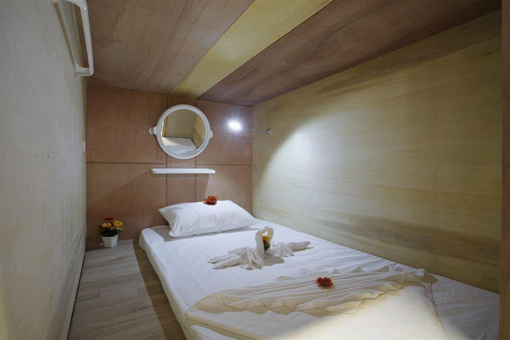 Capsule Hostel Patong Exterior foto